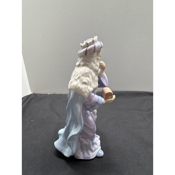 2005 Royal Doulton Holiday Nativity Porcelain Wise Man Figurine King With Crown - Picture 5 of 9